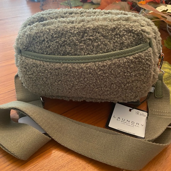 NWT Laundry by Shelli Segal Sherpa Crossbody Bag - Picture 2 of 7